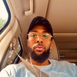 Meet your Posher, Derrick